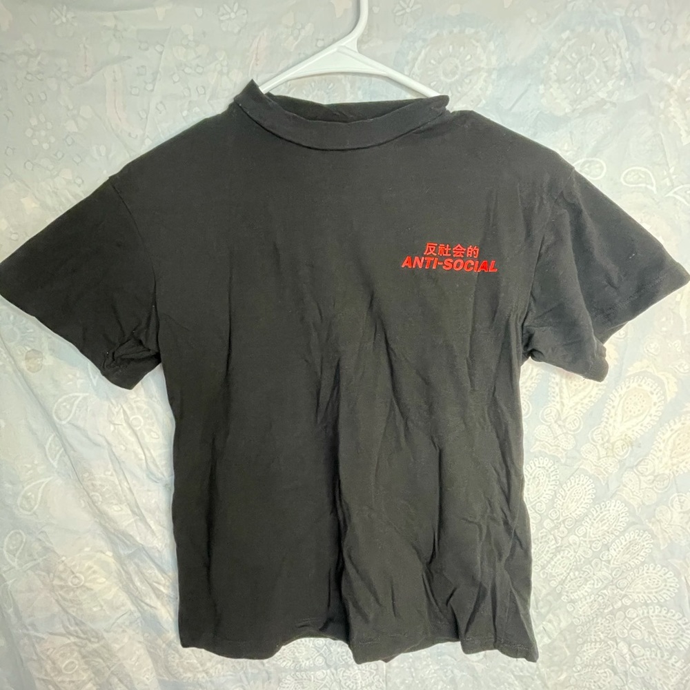 ☀︎ “antisocial” top